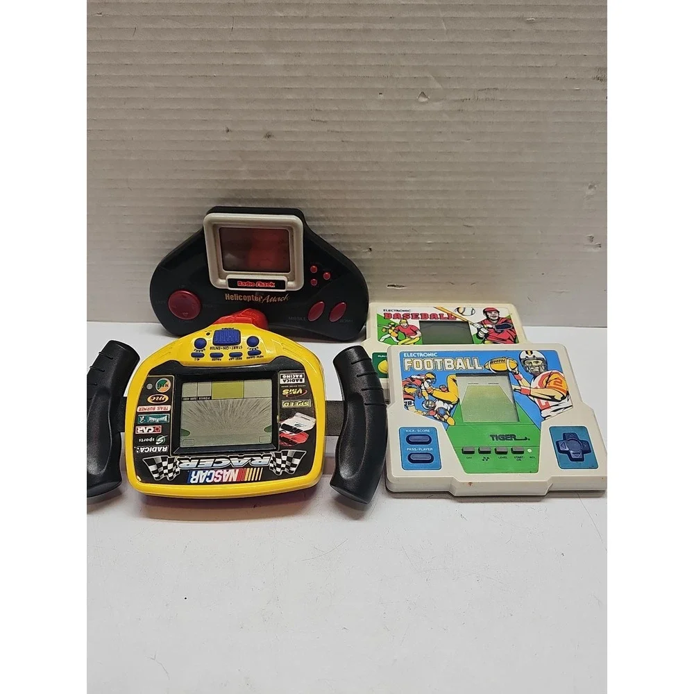 Vintage 80s/90s Electronic Handheld Game Lot-Set‎ of 4